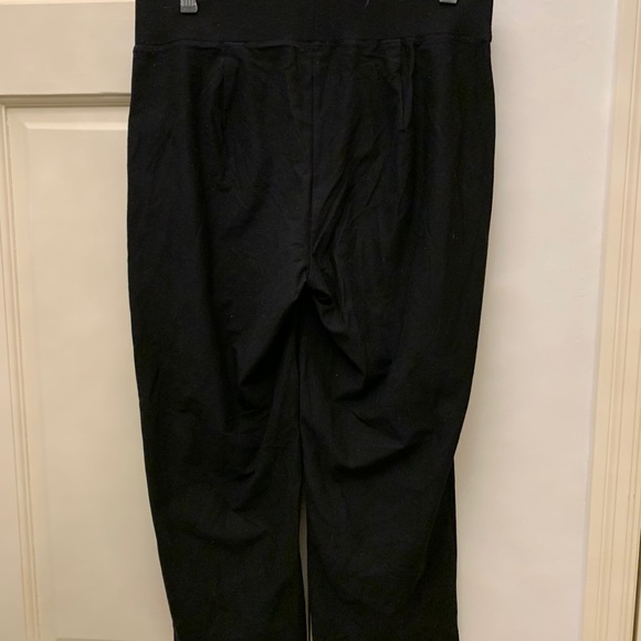 EILEEN FISHER cropped black stretch pants. XS. - Picture 3 of 4